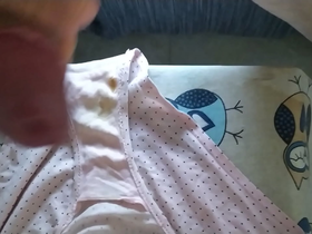 Corrida en bragas de mi mujer 116