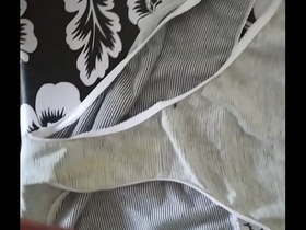 Corrida en bragas de mi mujer 68 (cum in pants of my wife)