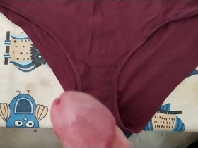 Corrida en bragas de mi mujer 46 (cum in pants of my wife)